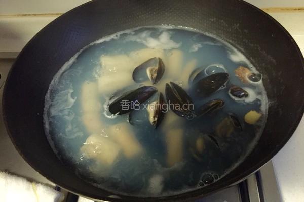 淡菜山药滋补汤的做法图解7