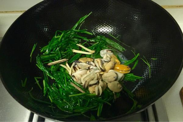 韭菜炒淡菜的做法图解5