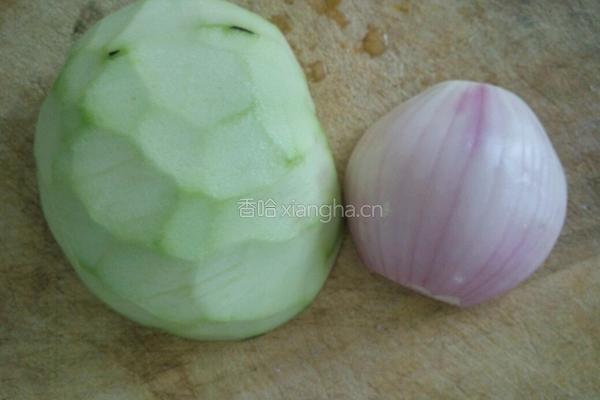 茄子拌面的做法图解1