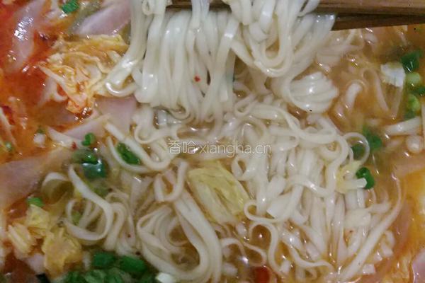 泡菜煮面的做法图解1