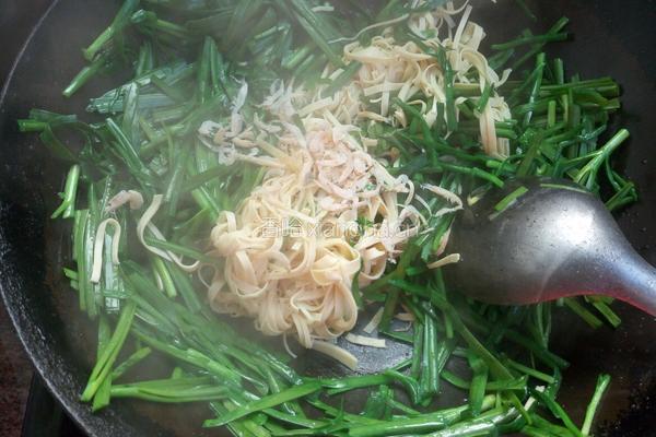 韭菜炒豆皮的做法图解7