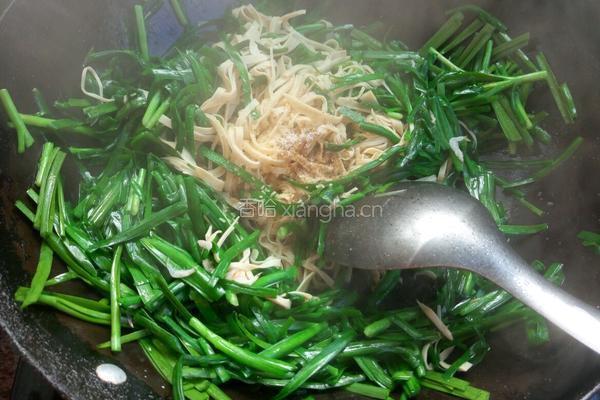 韭菜炒豆皮的做法图解8