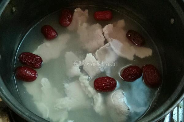 红枣瘦肉汤的做法图解3