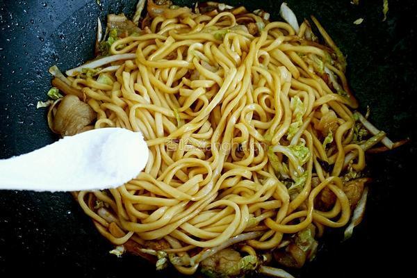白菜炒面的做法图解8