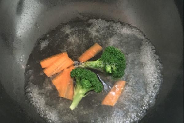 牛肉煲仔饭的做法图解3