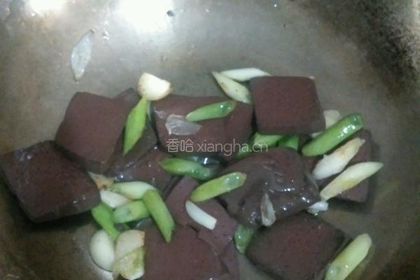 猪血豆腐的做法图解6
