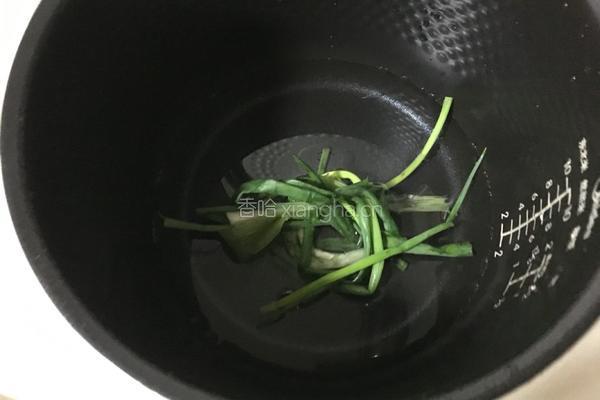 电饭煲卤鸭掌的做法图解4