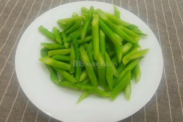 青炒芦笋的做法图解5
