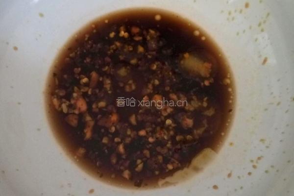 酸辣面条的做法图解2