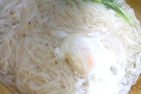 酸辣面条的做法图解4