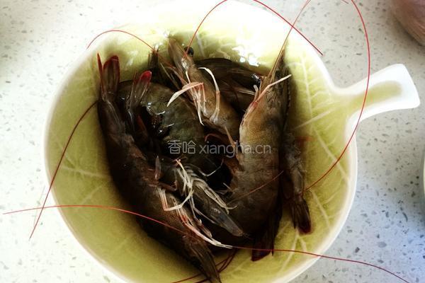虾仁黄瓜炒蛋的做法图解1