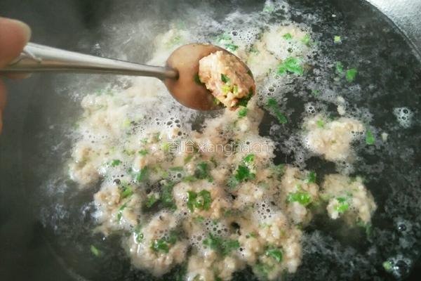 肉丸子面条的做法图解7