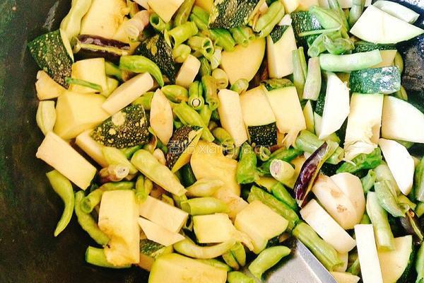 土豆豆角炖南瓜的做法图解5