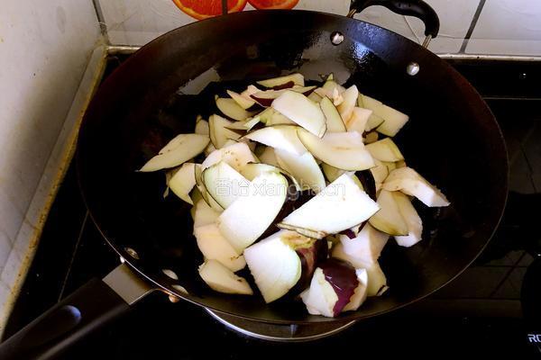 素红烧茄子的做法图解4