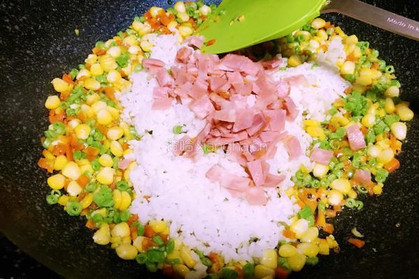 五彩黄金炒饭的做法图解8