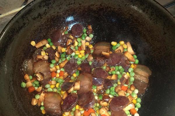 香菇青豆腊肠饭的做法图解4