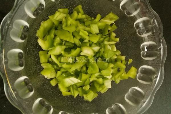 辣子炒鸡蛋的做法图解1