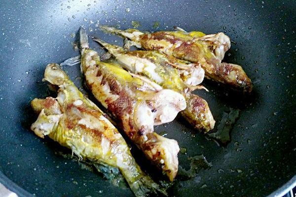 黄骨鱼焖豆腐的做法图解5