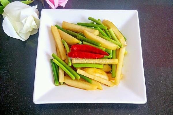 土豆条炒蒜苔的做法图解8