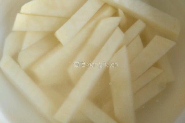 土豆条炒蒜苔的做法图解3