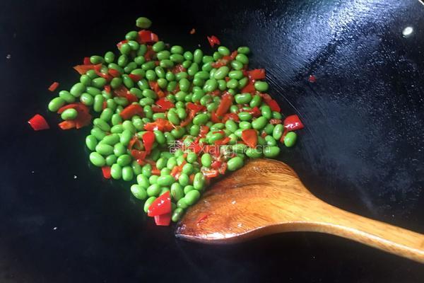 毛豆炒蛋的做法图解8
