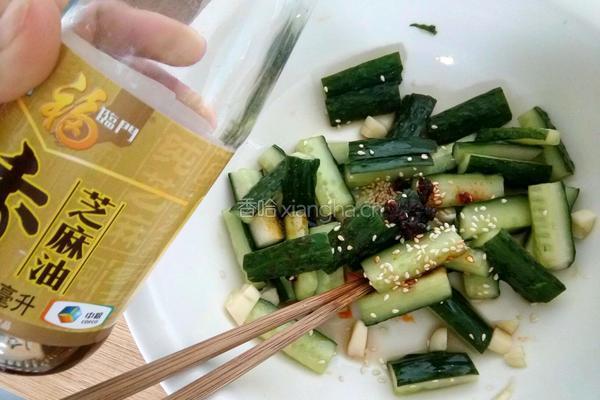 酸辣甜黄瓜条的做法图解7
