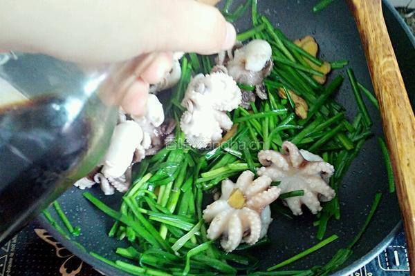 墨鱼仔炒韭菜的做法图解10