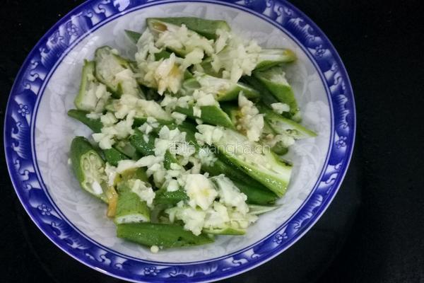 蒜蓉蒸秋葵的做法图解5