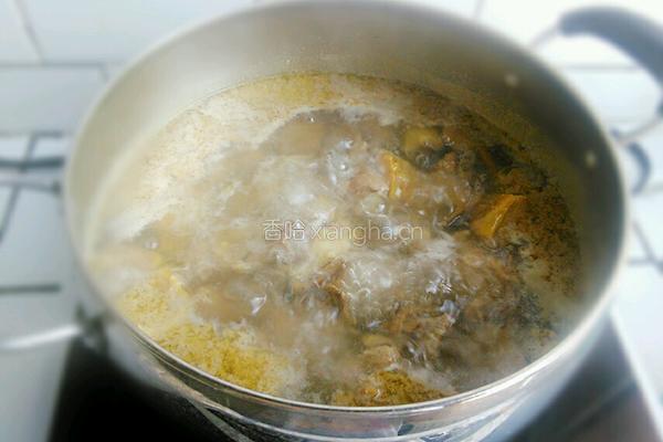 小鸡蘑菇炖粉条的做法图解3