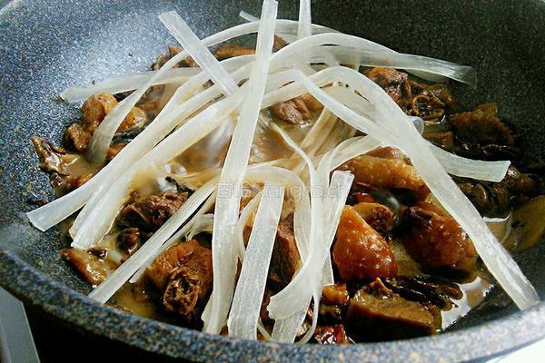 小鸡蘑菇炖粉条的做法图解14