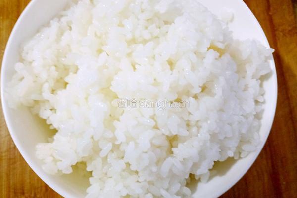 辣白菜五花肉炒饭的做法图解3
