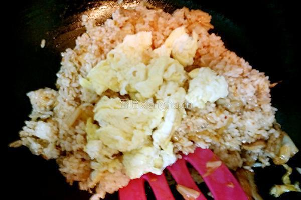 辣白菜五花肉炒饭的做法图解9