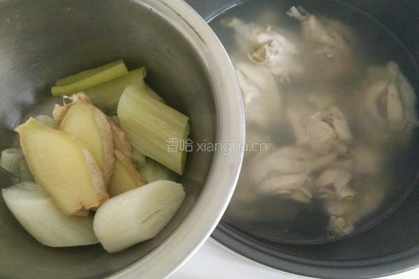 竹笋炖鸡的做法图解8