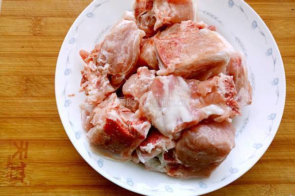 甜辣玉米排骨的做法图解1