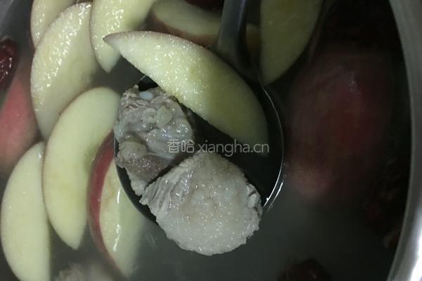 苹果排骨汤的做法图解7