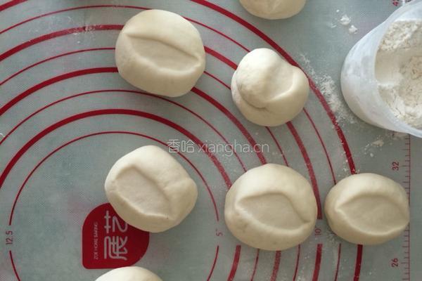酸菜肉包子的做法图解6