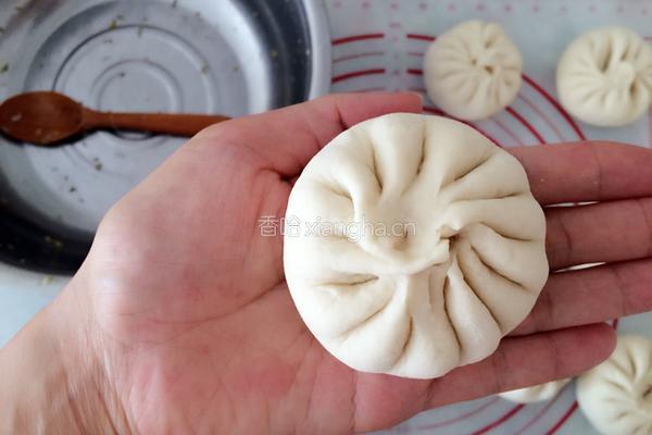 酸菜肉包子的做法图解10