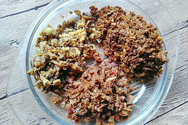 香菇虾仁饺子的做法图解3