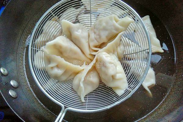 香菇虾仁饺子的做法图解20