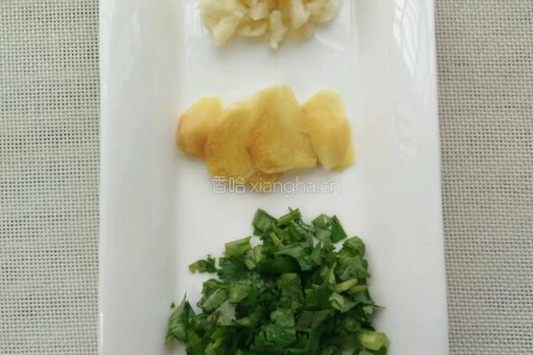 清炖黄花鱼的做法图解2