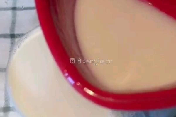 蜜豆双皮奶的做法图解3