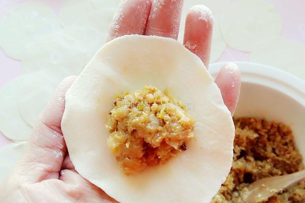 酸菜油滋啦馅水饺的做法图解11