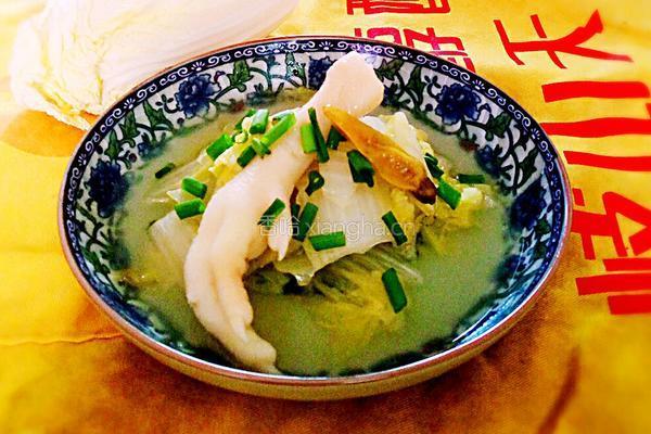 泡椒凤爪炖白菜