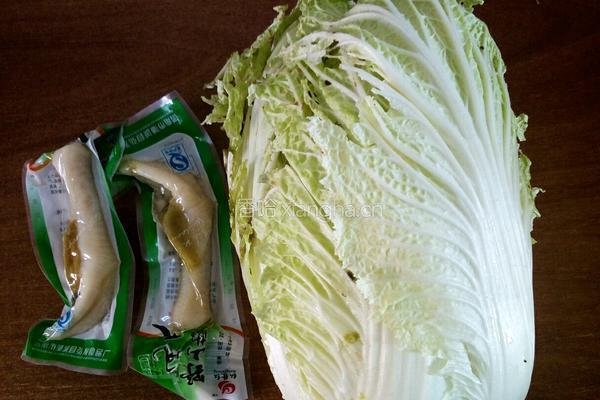 泡椒凤爪炖白菜的做法图解1
