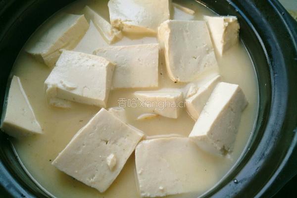 砂锅鱼头豆腐的做法图解7
