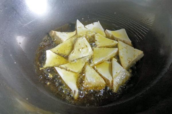 红烧草鱼豆腐的做法图解3