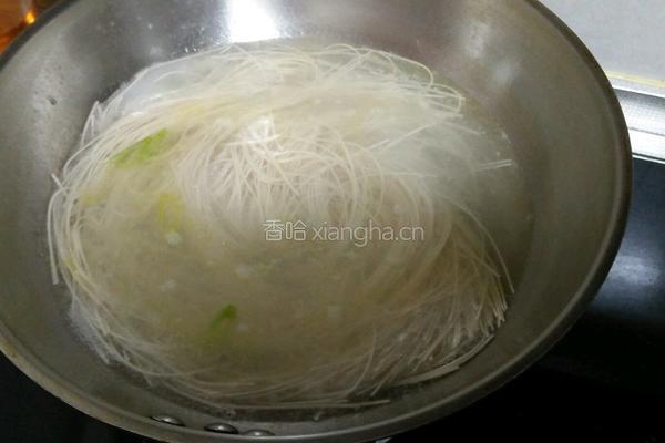 菠菜汤面条的做法图解4