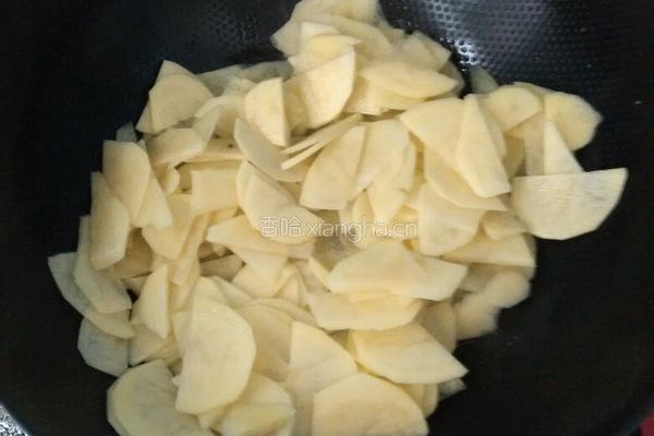 辣椒炒土豆片的做法图解3