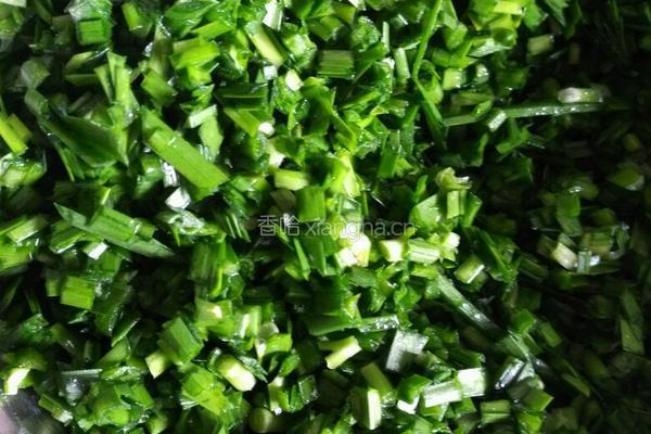 韭菜煎饺的做法图解1