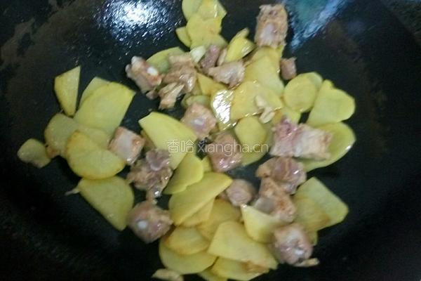 土豆排骨的做法图解5